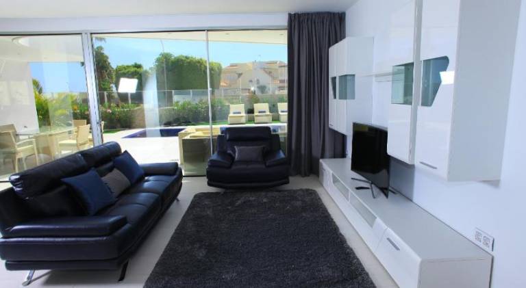 Villa with jacuzzi, barbecue & private pool | Next to the beach | Dogs allowed — photo 2