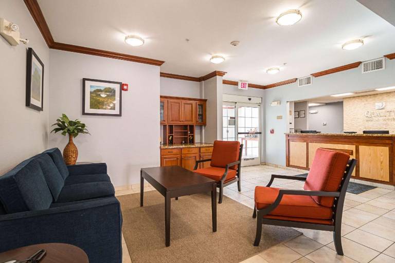 Suburban Studios Waterloo in Waterloo, IA