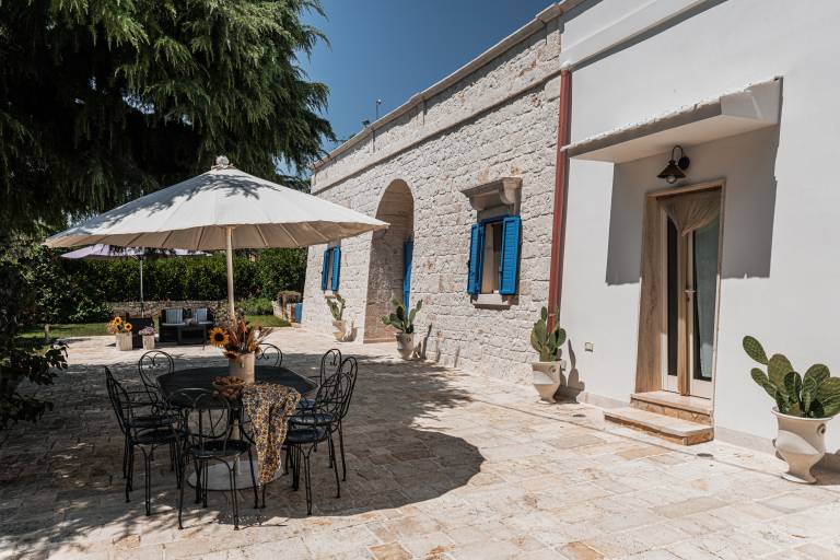 Villa with garden, private pool & barbeque | Pool view — photo 5