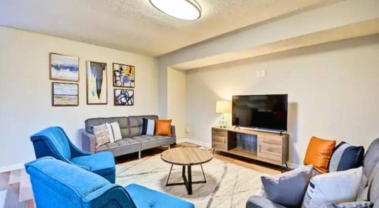 Ample vacation home | Pet-friendly in Marion, IN