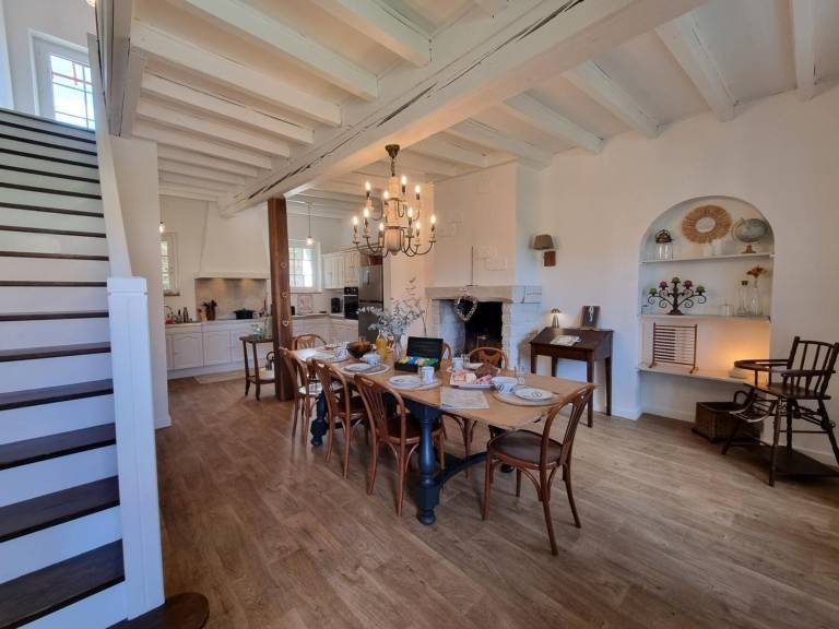 Charming and Comfortable Cottage in Saint-Haon-le-Châtel, Pets Allowed — photo 2