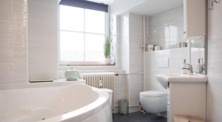 Charming holiday apartment with jacuzzi | Near Cobblers' Bridge | Pet-friendly — photo 2