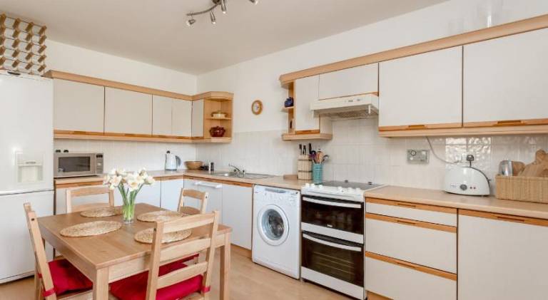 Holiday apartment with 2 rooms for 4 persons — photo 4