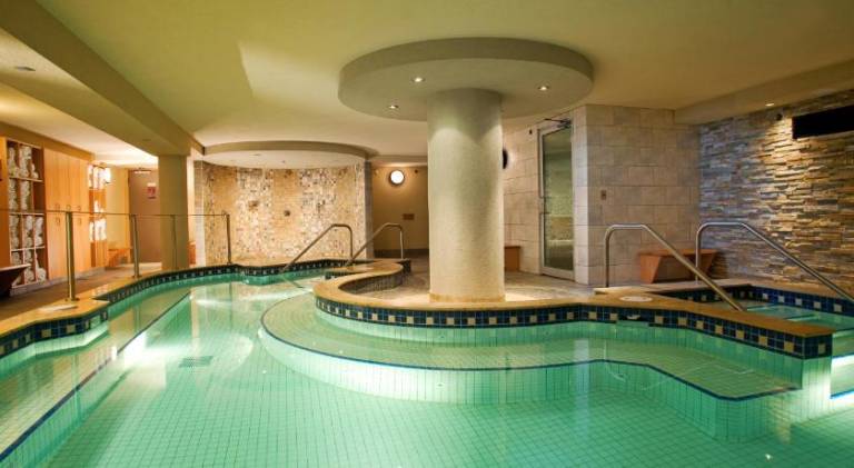 Banff Caribou Lodge and Spa — photo 2