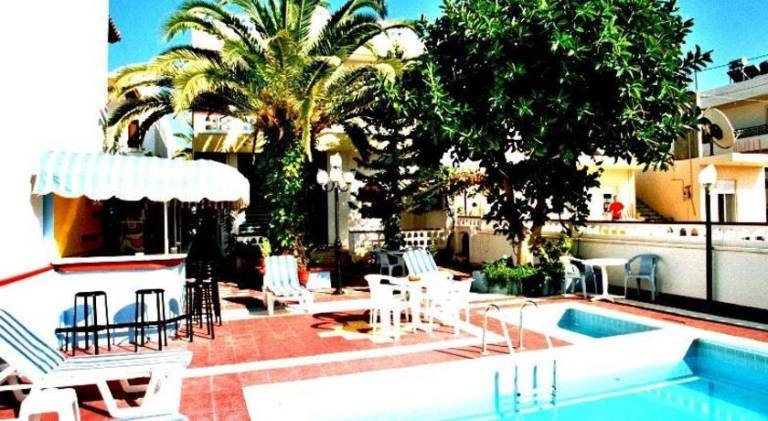 Lovely serviced apartment with yard, BBQ & terrace | Beach nearby | Pets are welcome — photo 2