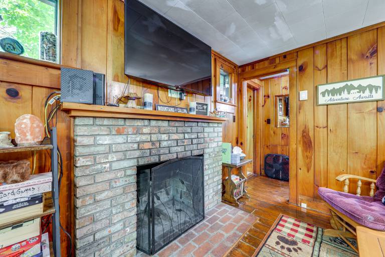 Pet-Friendly Creekside Cabin w/ Pool Access! — photo 5