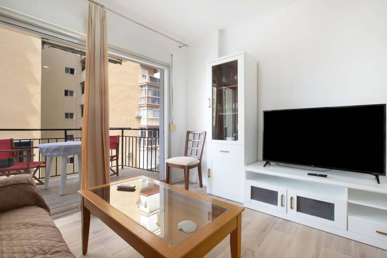 Holiday apartment with patio & fast internet | Sea view | Suitable for remote work | Pet-friendly — photo 3