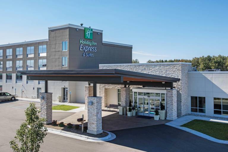 Holiday Inn Express & Suites Ludington By IHG