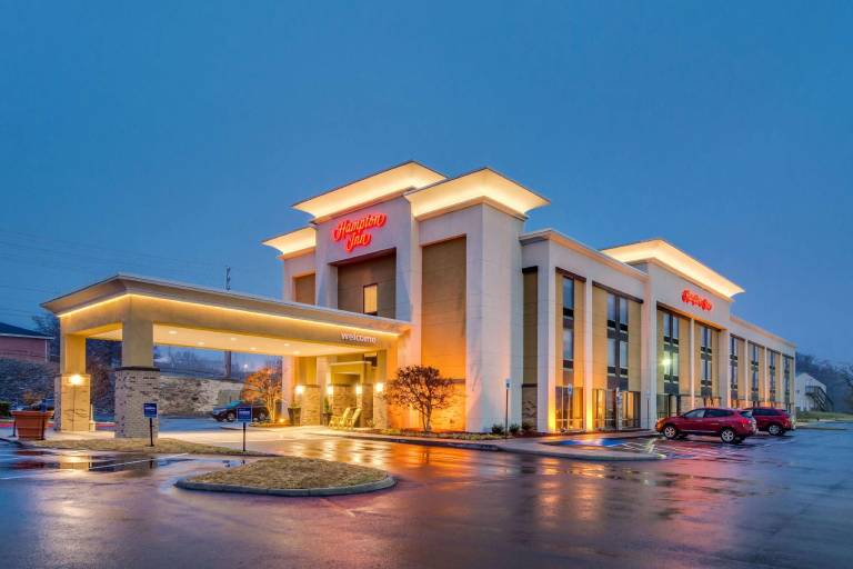 Hampton Inn Johnson City — photo 2
