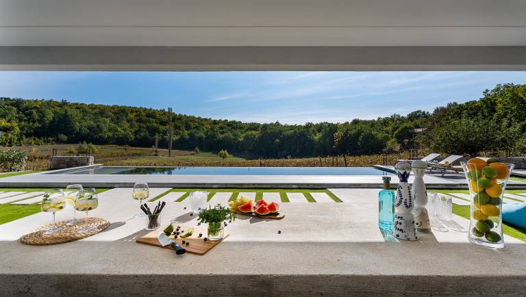 Villa with sauna, fast internet & barbeque | City view — photo 5