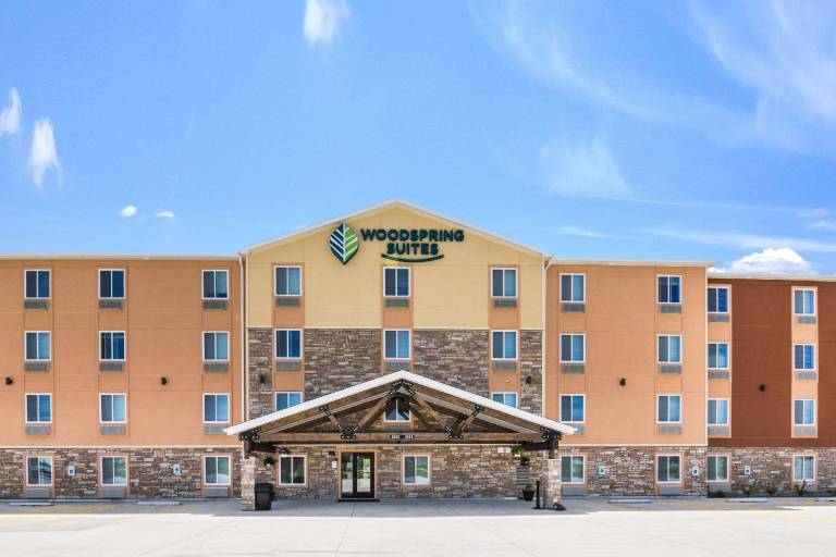 WoodSpring Suites Davenport Quad Cities — photo 4