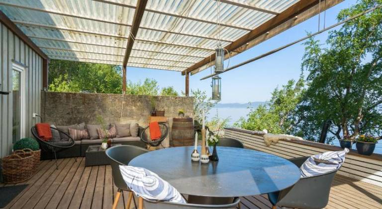 Vacation home with patio, garden & hot tub | Dogs allowed — photo 3