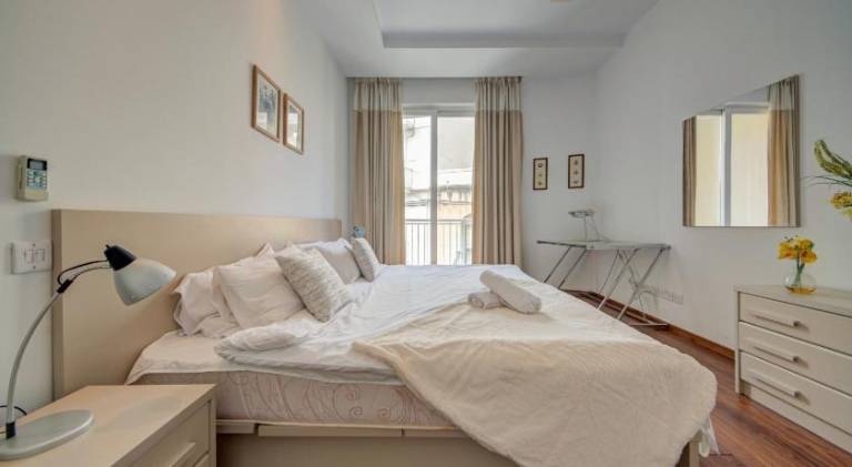 Rental apartment with jacuzzi — photo 2
