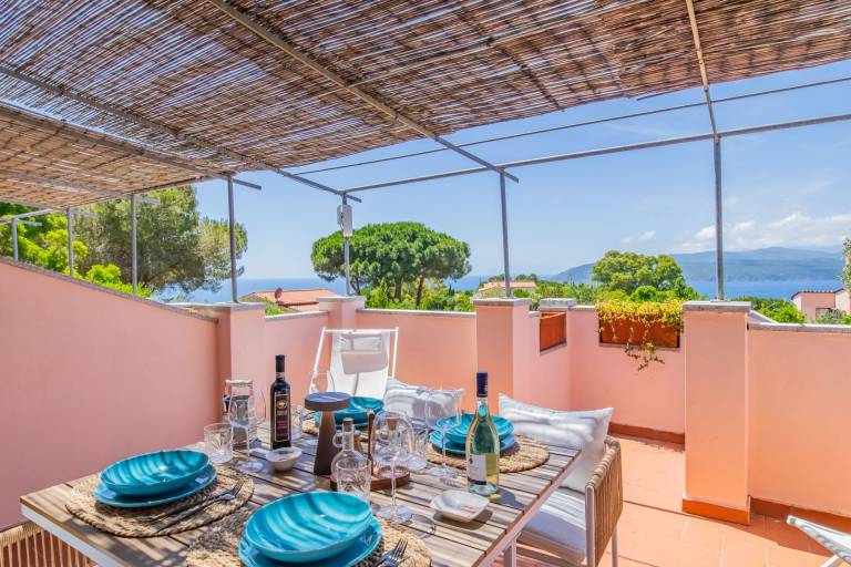 House with terrace, garden & BBQ in Capoliveri