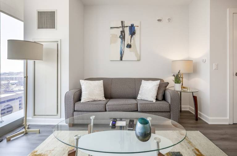 Apartment with pool, patio & grill — photo 3