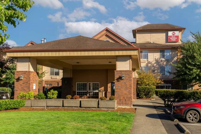 Best Western Plus Park Place Inn & Suites in Chehalis, WA