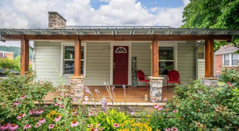 House with jacuzzi in Bryson City, NC