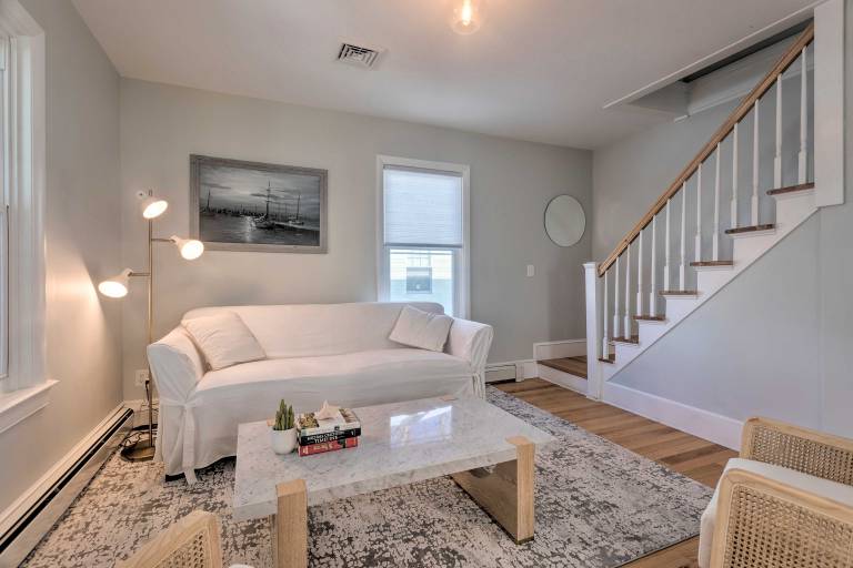 Renovated Barrington Cottage w/ Beach Access! — photo 2