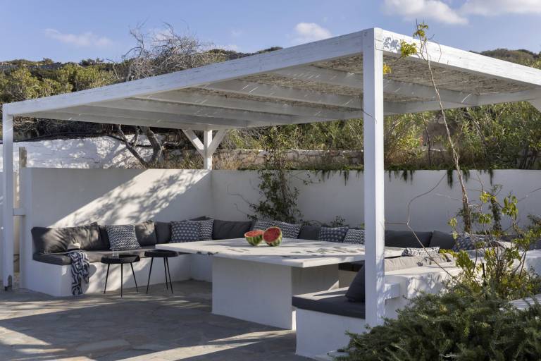 Villa with yard, BBQ & patio — photo 5