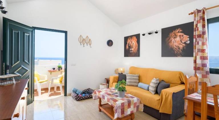 Apartment with terrace — photo 2