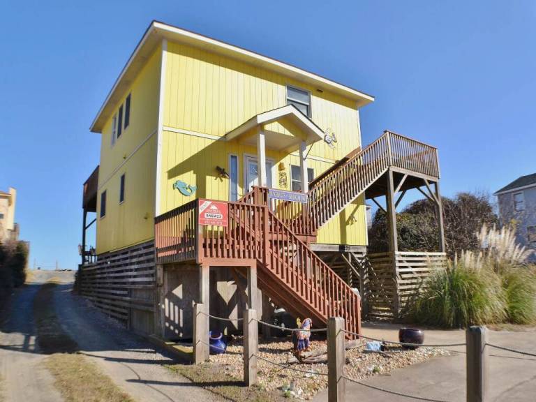 House with barbecue in Nags Head, NC