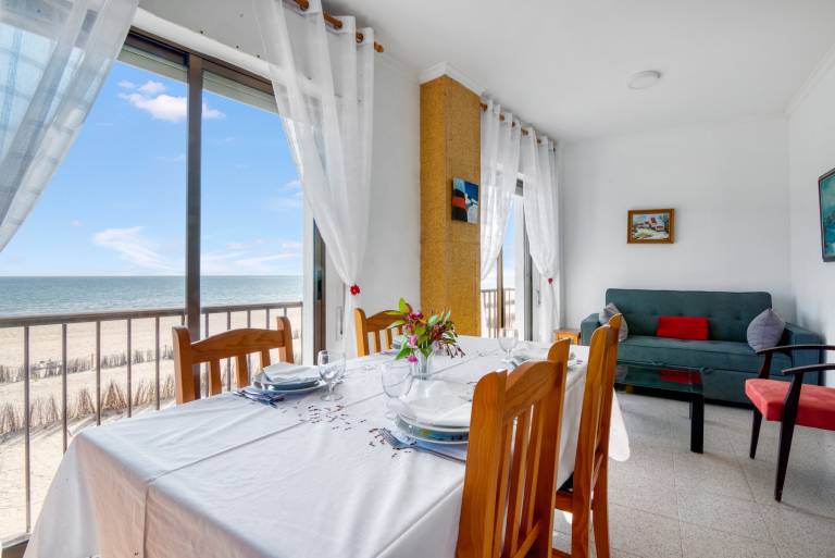 Apartment 'Cudei Primera Línea' with Sea View, Wi-Fi and Air Conditioning — photo 3