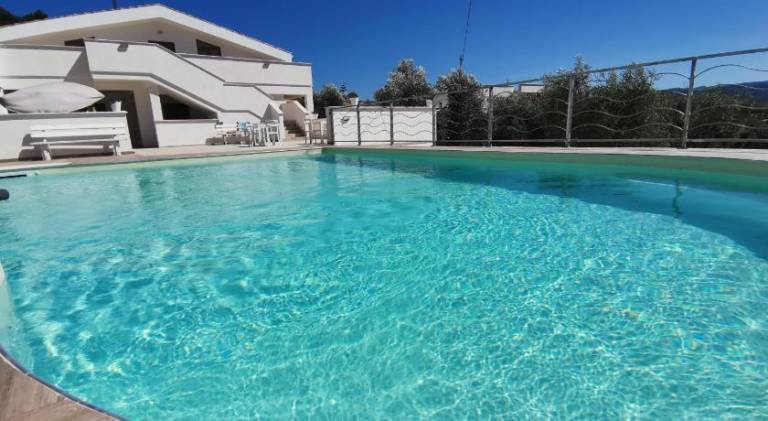 Farm with terrace, yard & pool | Pet-friendly in Vieste