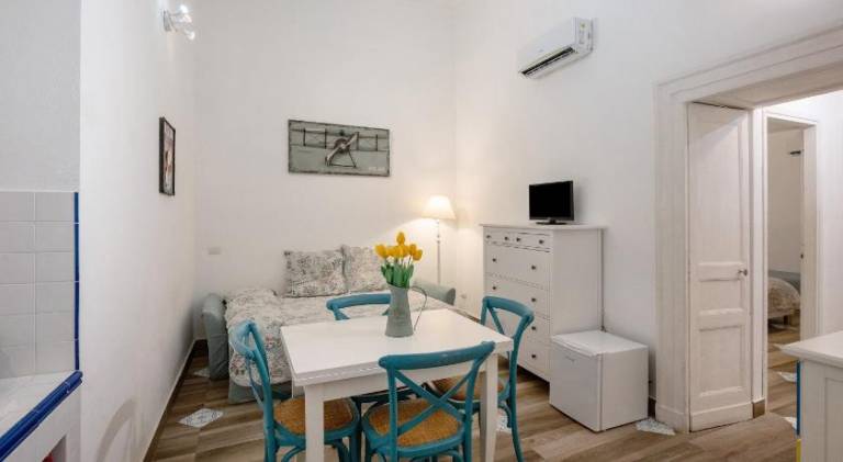 Serviced apartment | Near Naples Cathedral | Pets are welcome — photo 5