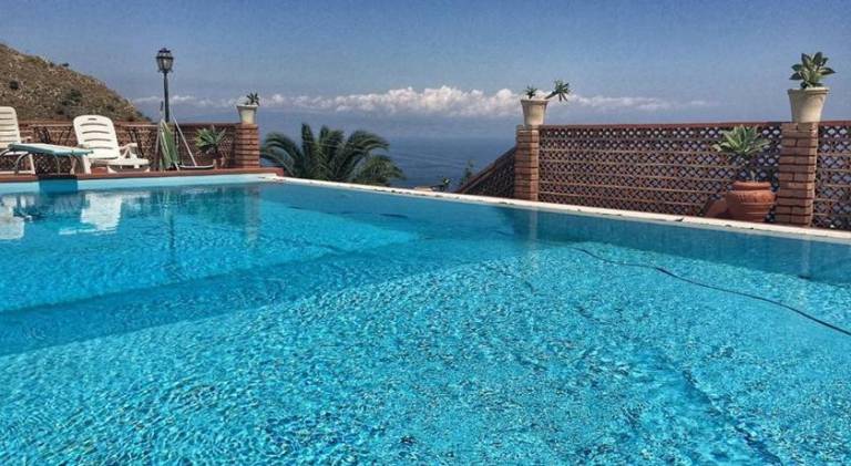 Villa with pool in Taormina
