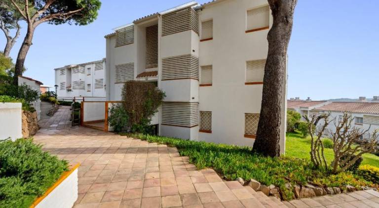 Holiday apartment with pool, terrace & yard | Perfect for remote work — photo 4