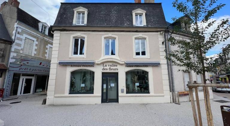 Serviced apartment with 2 rooms for 4 persons in Moulins