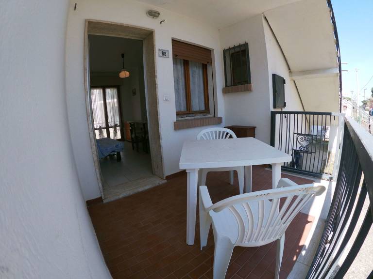 Dreizimmerwohnung Tata 98 50 m vom Meer entfernt — photo 3