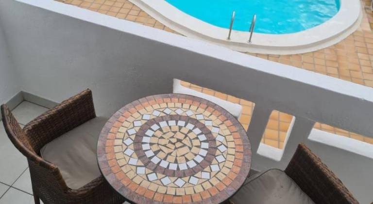Rental apartment with pool — photo 2