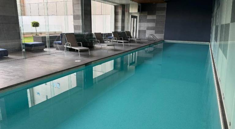 Apartment with pool — photo 3
