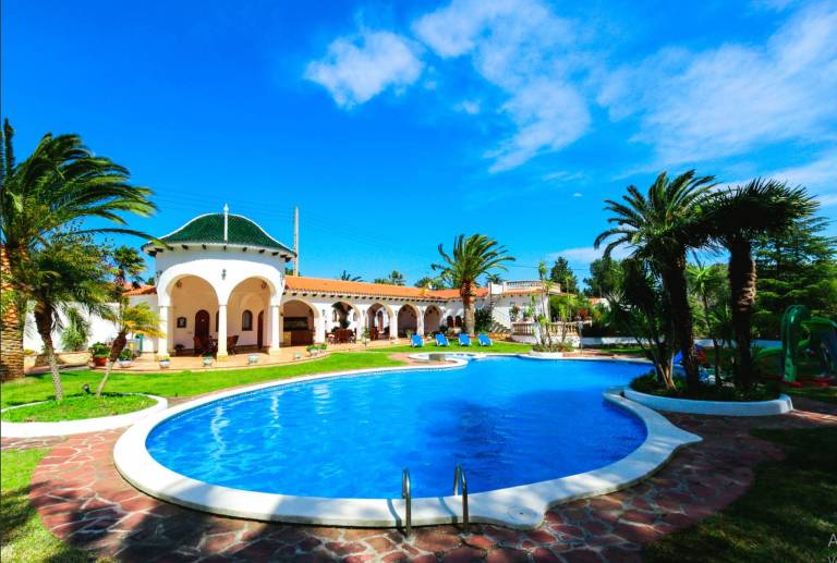 Children-friendly spacious villa with barbeque, hot tub & patio | Nature view | Suitable for remote work | Pets are welcome — photo 2