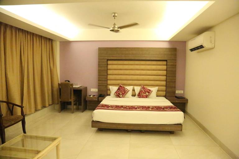 Elegant Suit Stays at Nisarga Bhopal