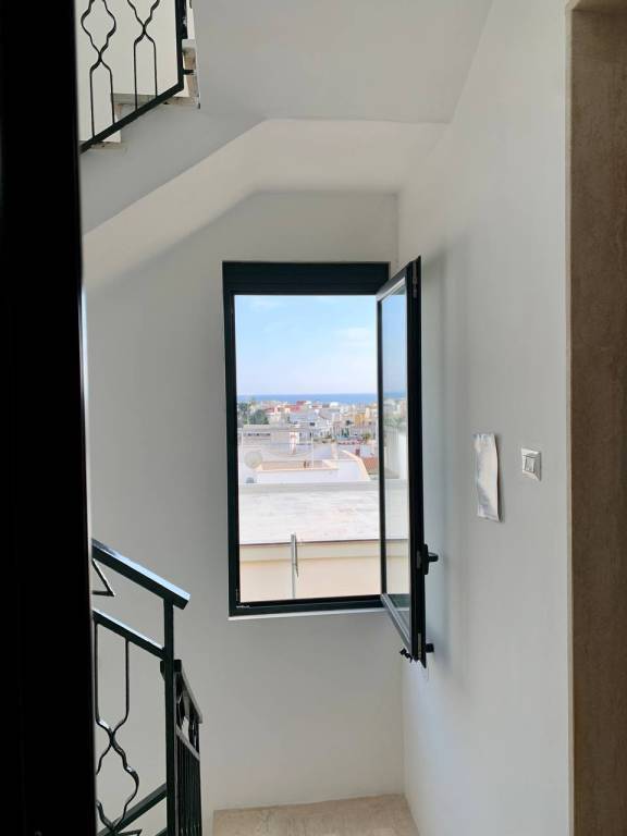 Apartment with patio | Sea view — photo 4