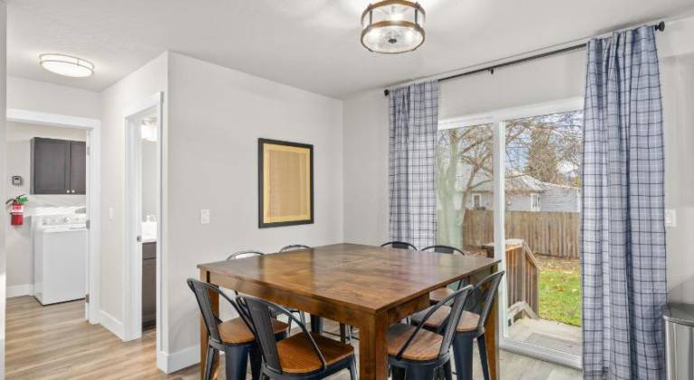 Nice vacation home with hot tub | Pets are welcome — photo 4