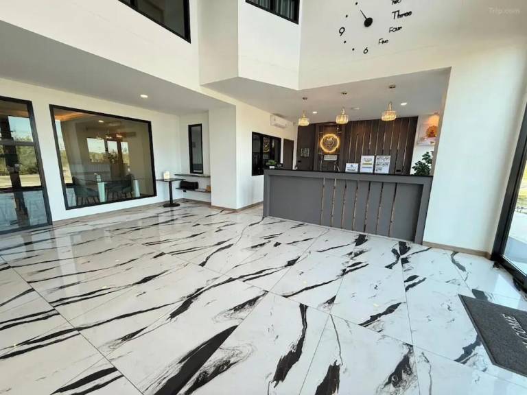 Apartment Khlong Luang Phaeng
