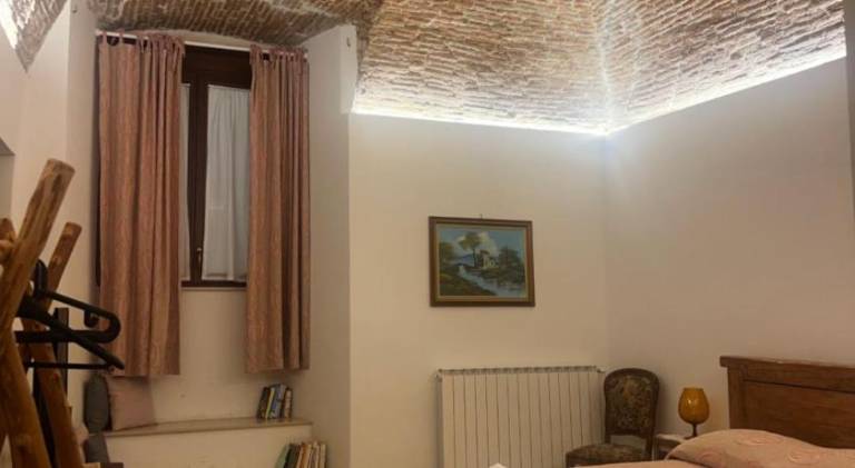 Holiday apartment with 2 rooms for 4 persons in L'Aquila