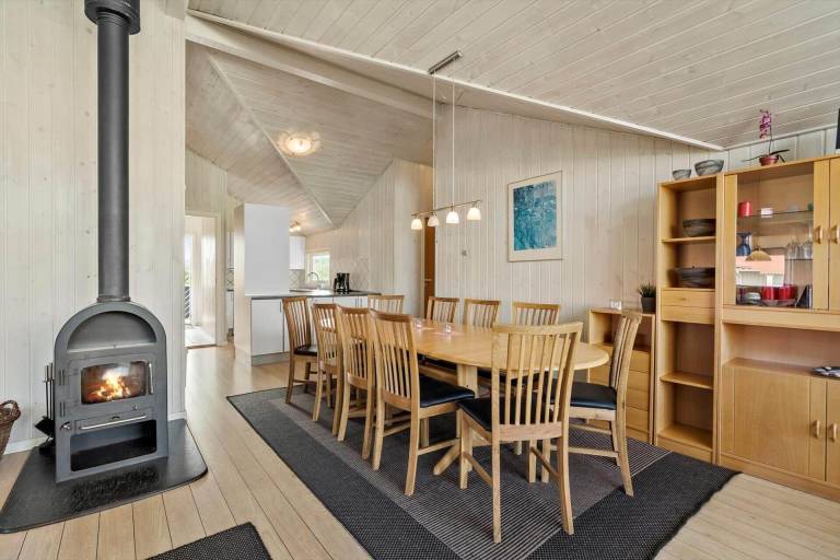Charming vacation home with jacuzzi, terrace & barbeque | Next to the beach | Pet-friendly — photo 2