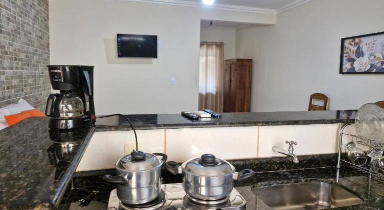 Serviced apartment with barbeque, pool & yard | Pets allowed — photo 5
