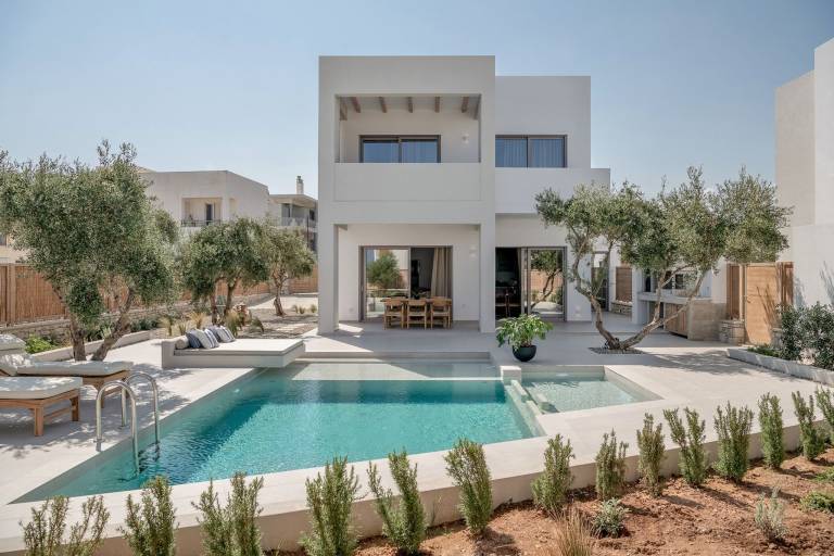 Sensational Chania Villa Villa Roshi 3 Bedrooms Private Outdoor Pool — photo 3
