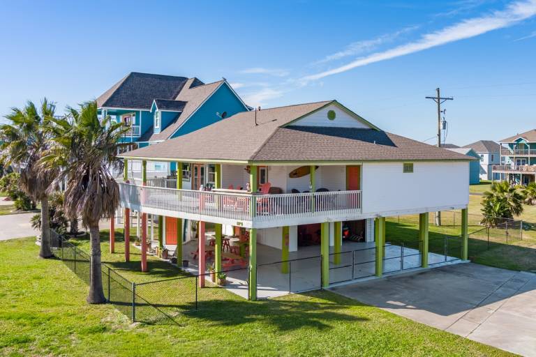 Vacation home with yard & barbecue | Beach view in Bolivar, TX