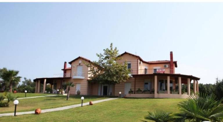 Fully equipped villa with terrace, garden & grill | Perfect for remote work | Pets are welcome in Kassandra