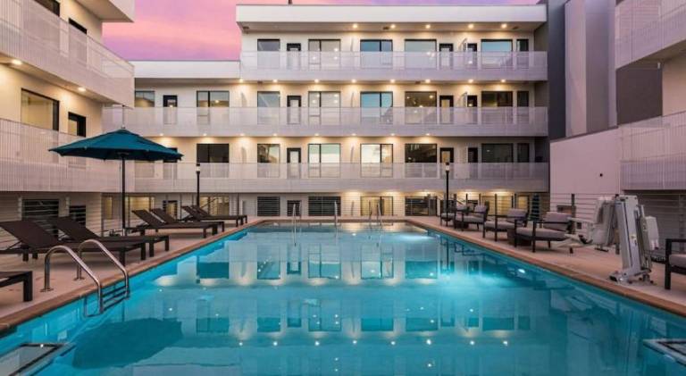 Fully equipped nice house with patio, private pool & barbeque | Suitable for remote work | Pets allowed — photo 3