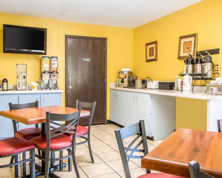 Econo Lodge near Missouri University of Science and Technology — photo 5