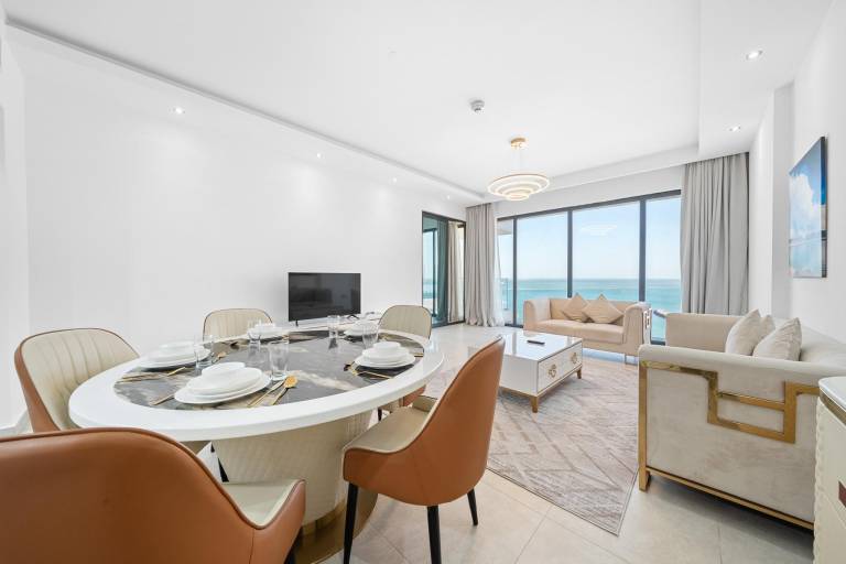 Apartment with pool — photo 3