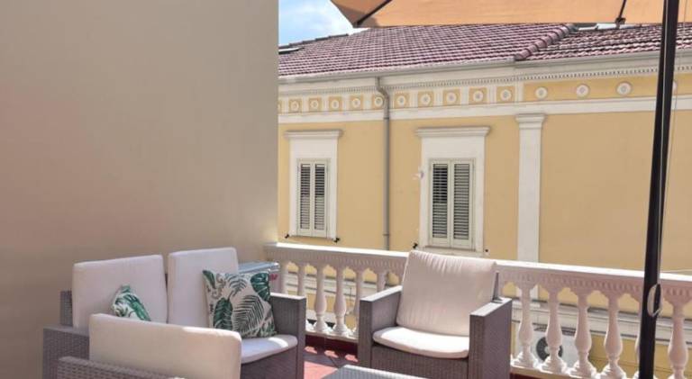 Apartment with terrace — photo 3