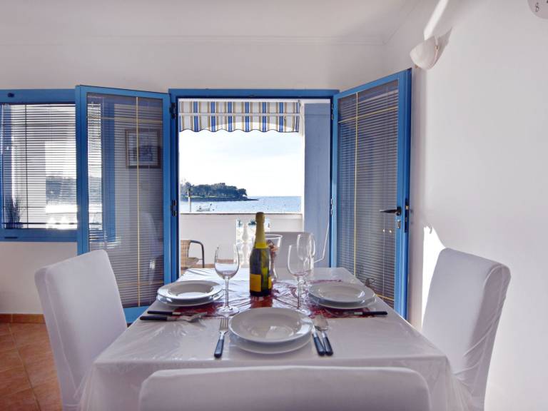 Apartment with yard, grill & terrace — photo 2